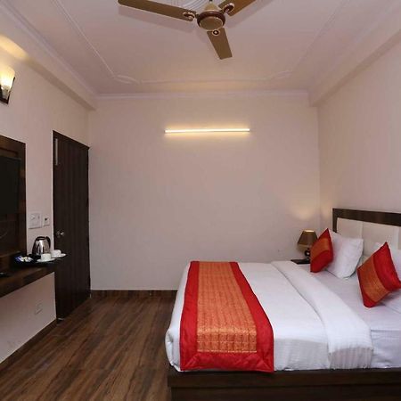 Hotel Sanca International New Delhi Buitenkant foto