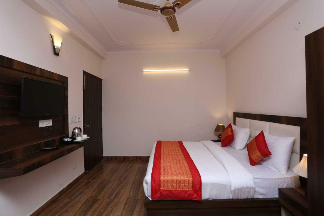 Hotel Sanca International New Delhi Buitenkant foto