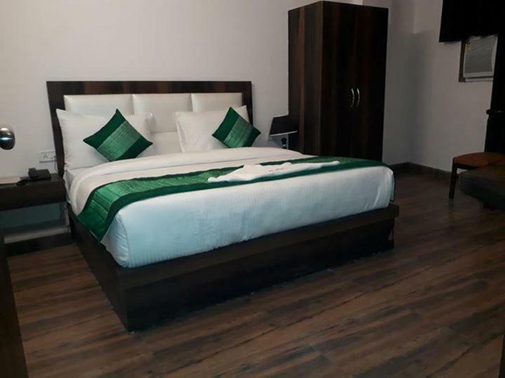 Hotel Sanca International New Delhi Buitenkant foto